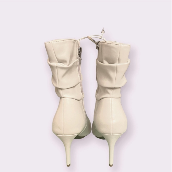 1/18/23 - ***NWT*** Marc Fisher white boots size 9 - Picture 3 of 4